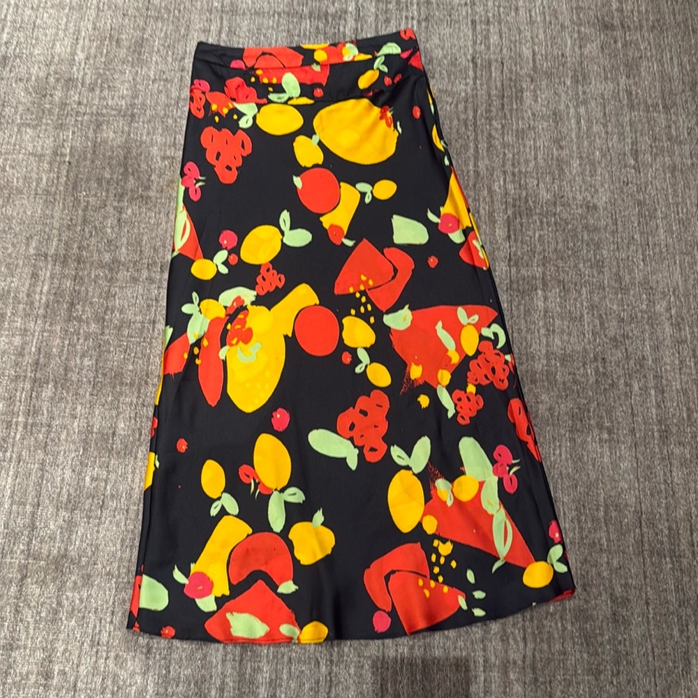 Silky fruit print skirt